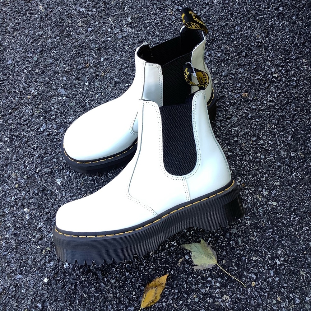Dr. Martens 2976 Quad Leather Platform Chelsea Boots White US Ladies Size 9 - Picture 8 of 13